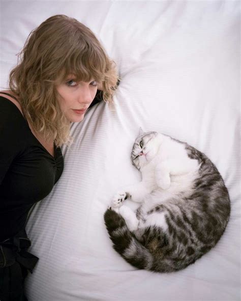 Taylor Swift & Meredith | Taylor swift cat, Taylor swift pictures