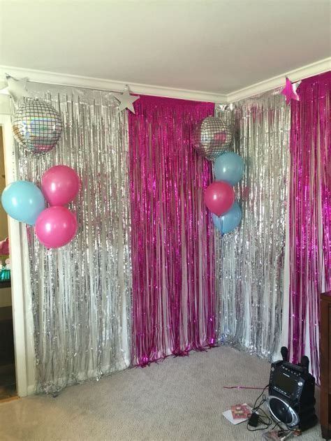 Resultado de imagen de karaoke party decorations | Decoracion fiesta cumpleaños, Karaoke de fiesta