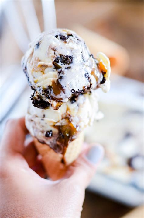 Cookies & Cream Salted Caramel Ice Cream (No Churn) - Keat's Eats