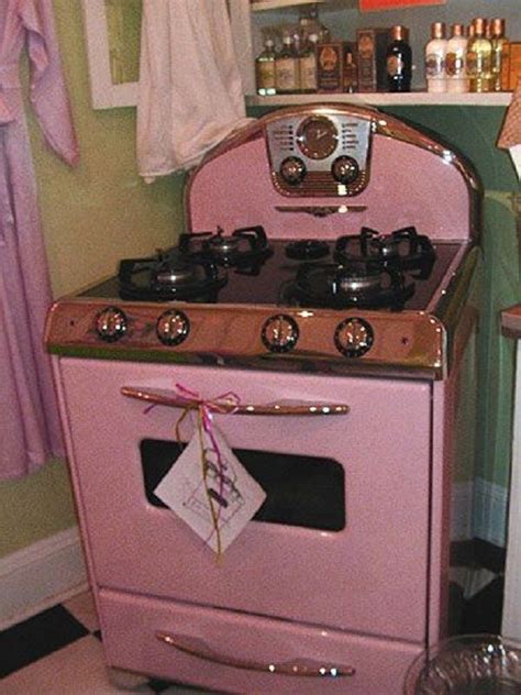 Retro Gas Burner in Pink | Vintage kitchen appliances, Pink kitchen ...