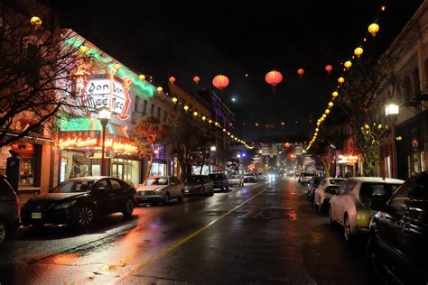 A Rainy Night in Chinatown : r/VictoriaBC