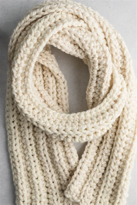 How to Crochet a Scarf for Beginners - Free Pattern - Sarah Maker