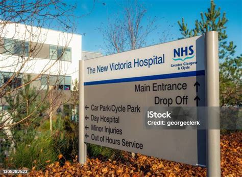 Nhs Sign For New Victoria Hospital In Glasgow Stock Photo - Download Image Now - Glasgow ...