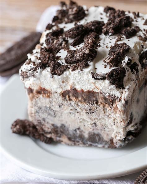 This Oreo Ice Cream Cake makes for the perfect no bake dessert during ...