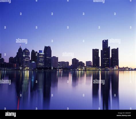 DOWNTOWN SKYLINE DETROIT MICHIGAN USA Stock Photo - Alamy