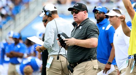 Reunited: Mike Stoops joins brother’s coaching staff at Kentucky - The ...