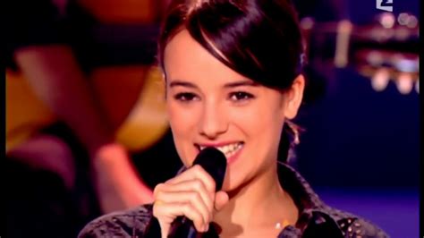 Alizée - La Isla Bonita - Live Performance [in HD] - YouTube