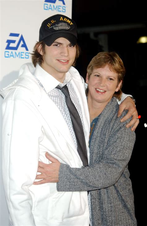 Ashton Kutcher Surprises His Mom With a Home Makeover - Closer Weekly