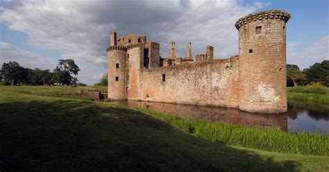 Caerlaverock Castle | Historic Environment Scotland | History