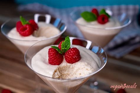 The Best Vegan White Chocolate Vanilla Mousse - veganvvocals.com