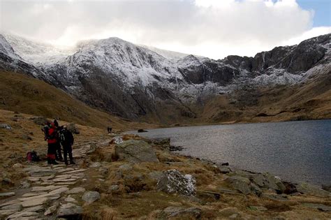 Glyder Fawr from Llyn Idwal lake : Photos, Diagrams & Topos : SummitPost