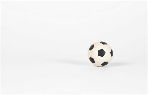 Soccer ball and cards - Creative Commons Bilder