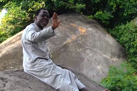 Reactions As Prophet T.B Joshua Claims He Is Praying On A Mountain Against Coronavirus ...