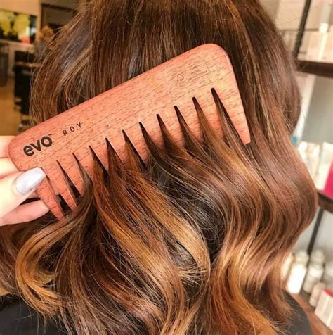 Hair Comb Vs Brush – When to Use the Right Tool to Tame Your Tresses ...