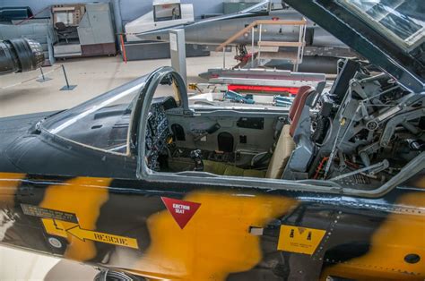 Northrop-F-5A-G-Freedom-Fighter-cockpit-sit_in - Flysamlingen Forsvarets museer