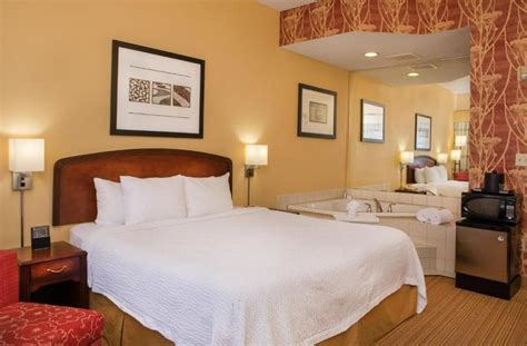 hotels in meriden ct with jacuzzi - Minh Layne