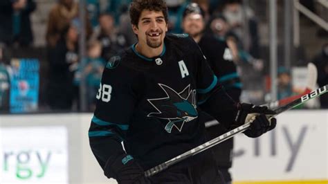 Sharks re-sign defenseman Mario Ferraro to 4-year contract