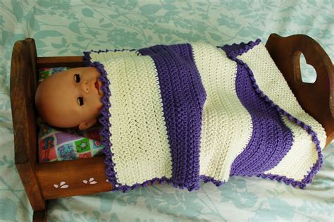 Alli Crafts: Free Pattern: Doll Blanket with Special Stitch