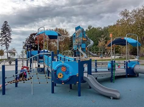 Lakeview Park - Oshawa - Accessible Playgrounds Ontario