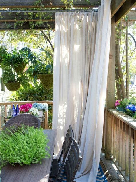 20 Magnificent Balcony Privacy Ideas You Should Copy