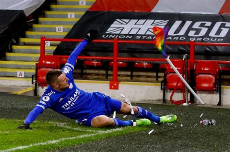 Jamie Vardy earns Leicester late win at Sheffield United... and destroys corner flag with his ...