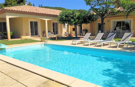 17 villas in South of France with private pools near beach