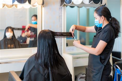Student-led business innovates to accommodate beauty stylists | UCT News