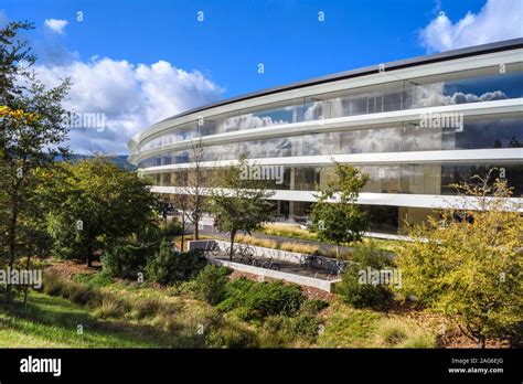 Apple headquarters california hi-res stock photography and images - Alamy