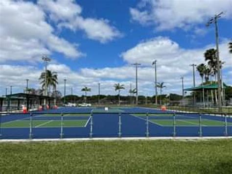 Play Pickleball at Plantation Central Park: Court Information | Pickleheads