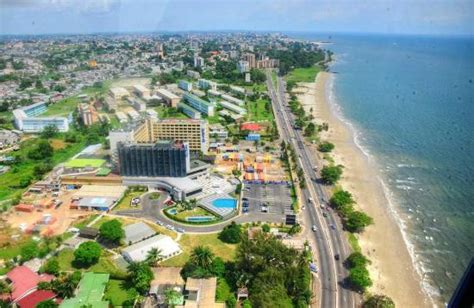 A BOLA E O TEMPO ( BARÃO JUNIOR ): Okoume FC - Libreville , Gabão