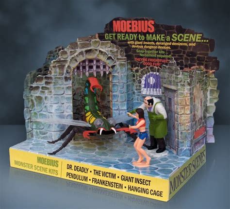 Aurora Moebius MONSTER SCENES Display Kit with models