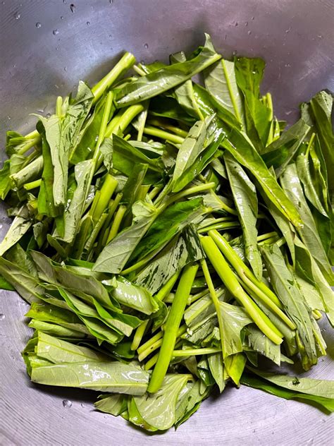 Stir Fry Water Spinach Recipe • Oh Snap! Let's Eat!