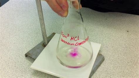 Titration (using phenolphthalein) - YouTube