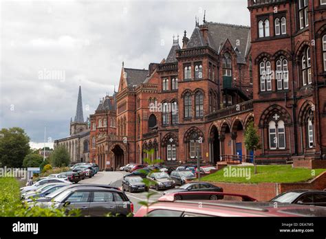 Leeds general infirmary lgi from hi-res stock photography and images - Alamy