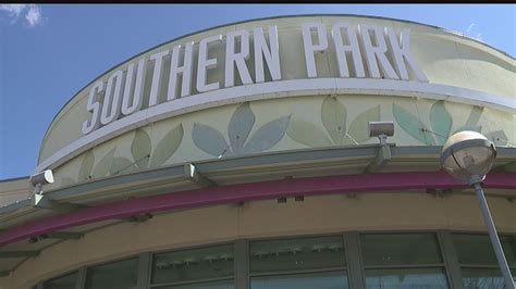 Southern Park Mall gives back to community, collecting donations - YouTube