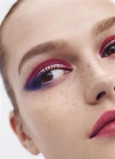 Pin by Isadora on Bonito | Fashion show makeup, Edgy makeup, Colorful makeup