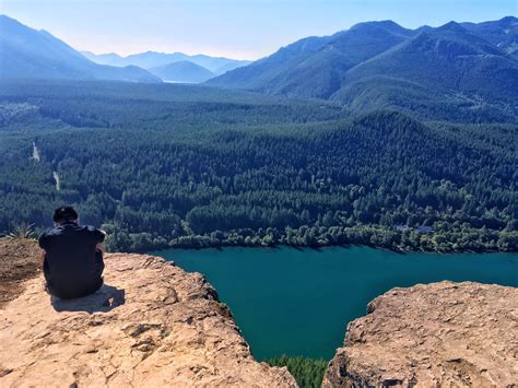 Rattlesnake Ledge - Washington » Dog Friendly » The Modern Female Hiker | Outdoor vacation ...