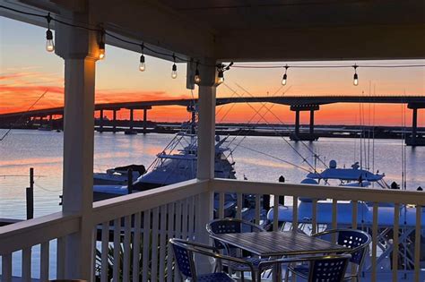 22 BEST Atlantic Beach Restaurants to Try! (NC) - Lost In The Carolinas