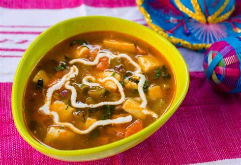 Caldo Tlalpeño: Traditional Mexican Chicken & Vegetable Soup