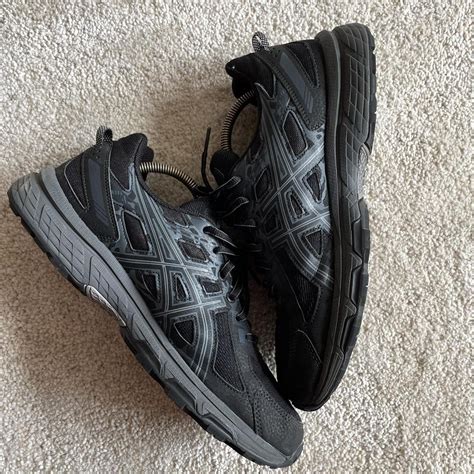 ASICS Men's Black and Grey Trainers | Depop