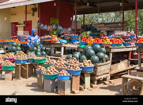 Street Vendor, Street Vendors, Roadside Fruit and Vegetable Market ...