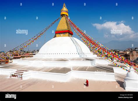 Buddhist monk at Bodhnath (Boudha ) , Asia's largest Buddhist stupa ...