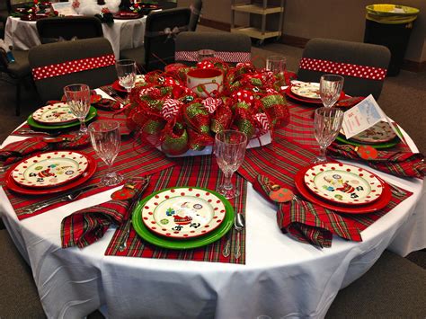 Santa Claus with Plaid | Christmas table deco, Holiday table settings, Holiday centerpieces