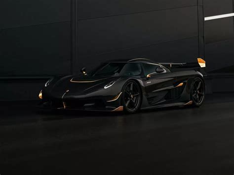 Koenigsegg Jesko Attack ini sarat dengan gentian karbon terdedah, kemasan emas 24K | Careta