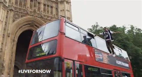 Magician 'Dynamo' Levitates Off The Side Of A London Bus (VIDEO)