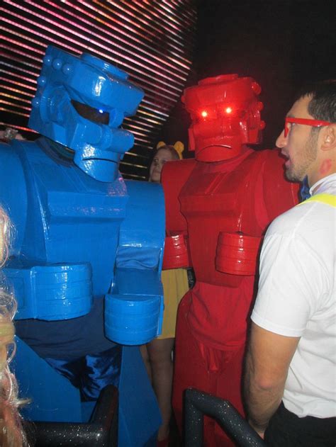 Rock'em Sock'em Robot Costumes : 7 Steps (with Pictures) - Instructables