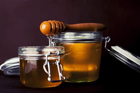 The Health Benefits Of Honey | Mental Itch