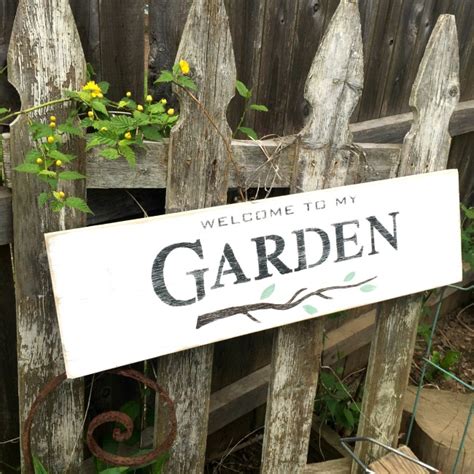 How to Make Rustic Signs for the Garden | Homeroad