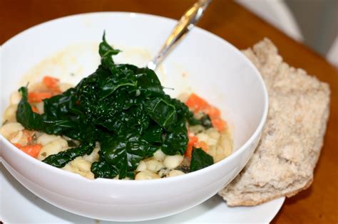 Carly's Kitchen: Tuscan White Beans With Kale