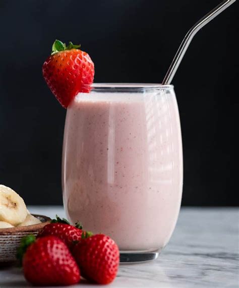 Healthy Strawberry Banana Smoothie - JoyFoodSunshine